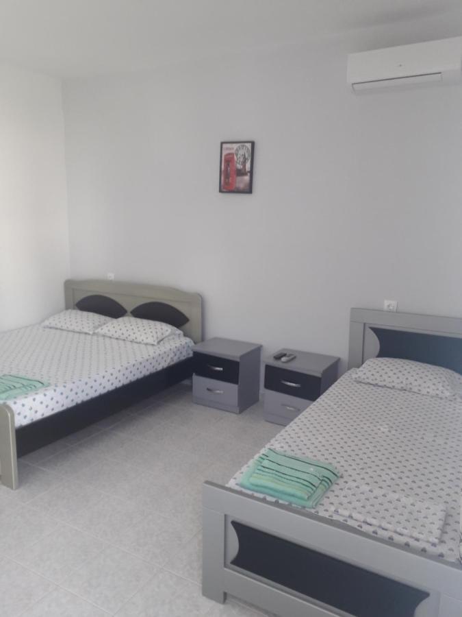Petrit Guesthouse クサミル エクステリア 写真