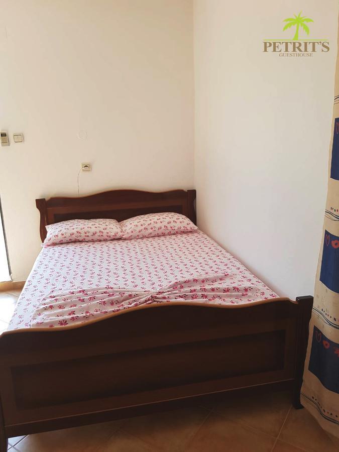 Petrit Guesthouse クサミル エクステリア 写真