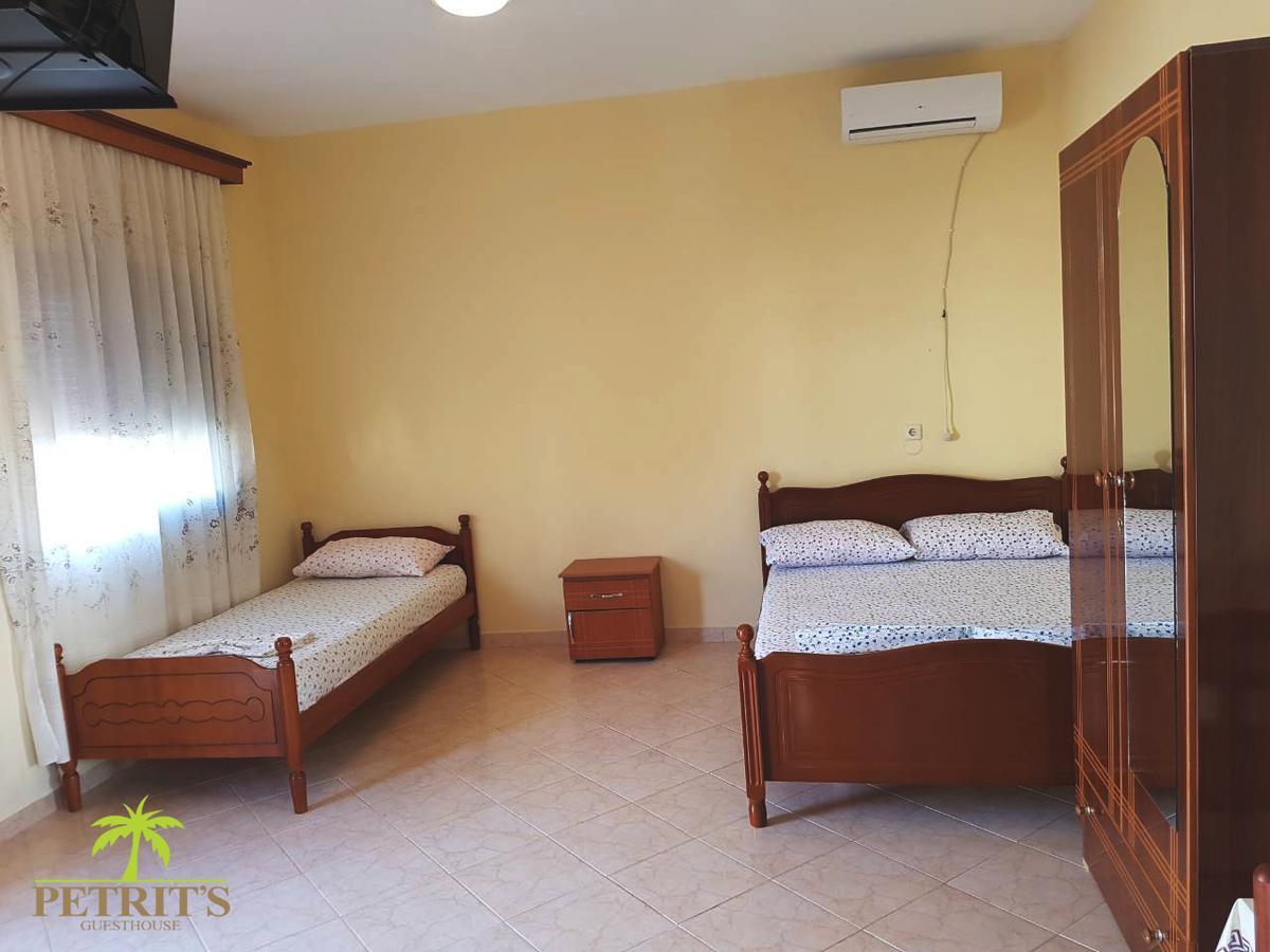Petrit Guesthouse クサミル エクステリア 写真