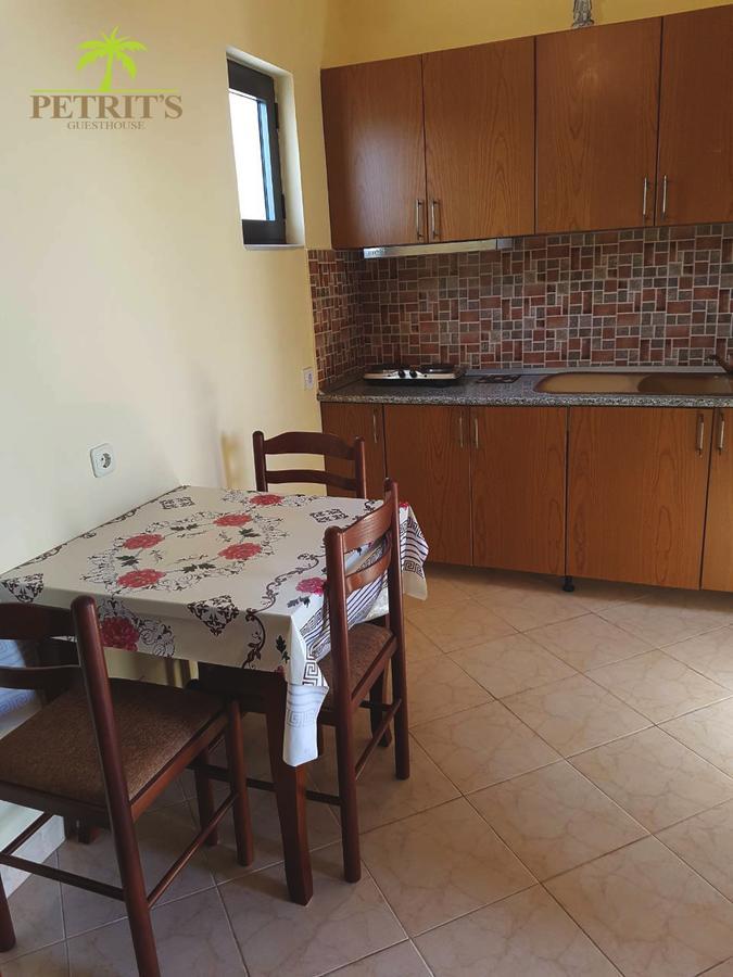 Petrit Guesthouse クサミル エクステリア 写真