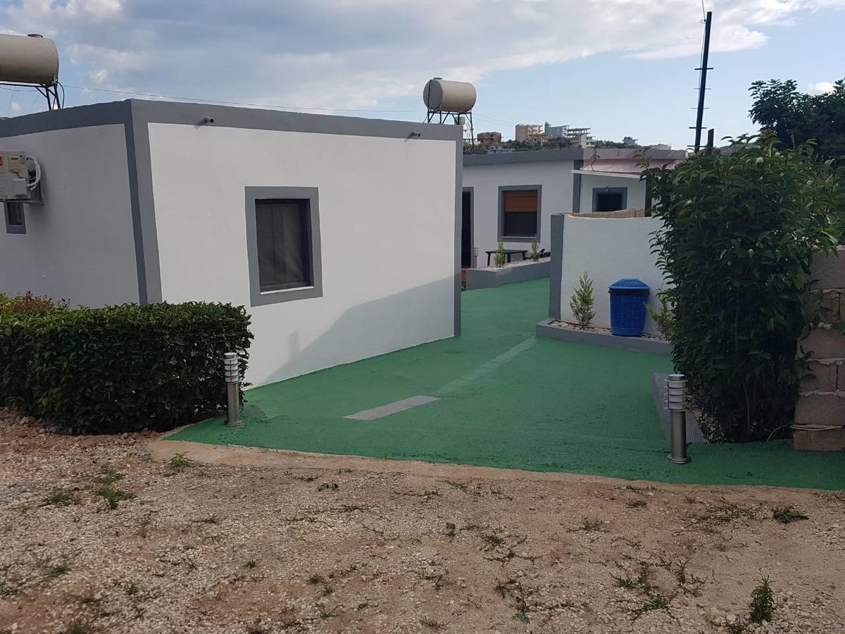 Petrit Guesthouse クサミル エクステリア 写真